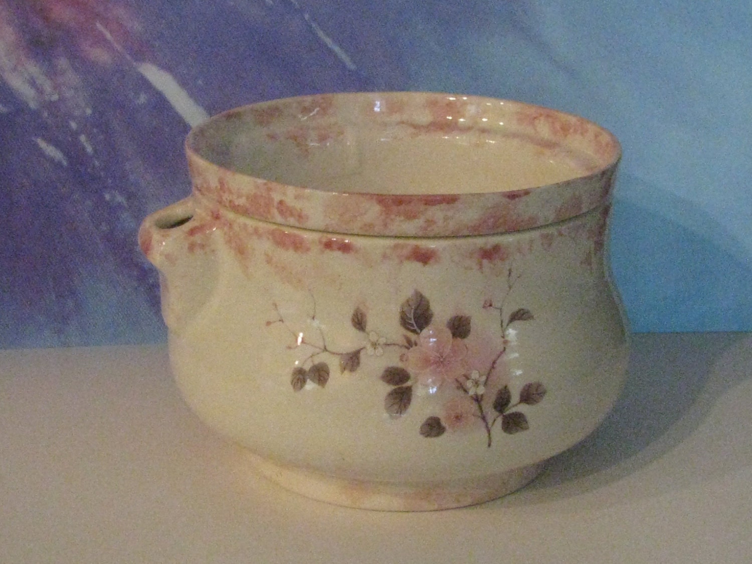 Large white with pink accent and pink flower African Violet planter