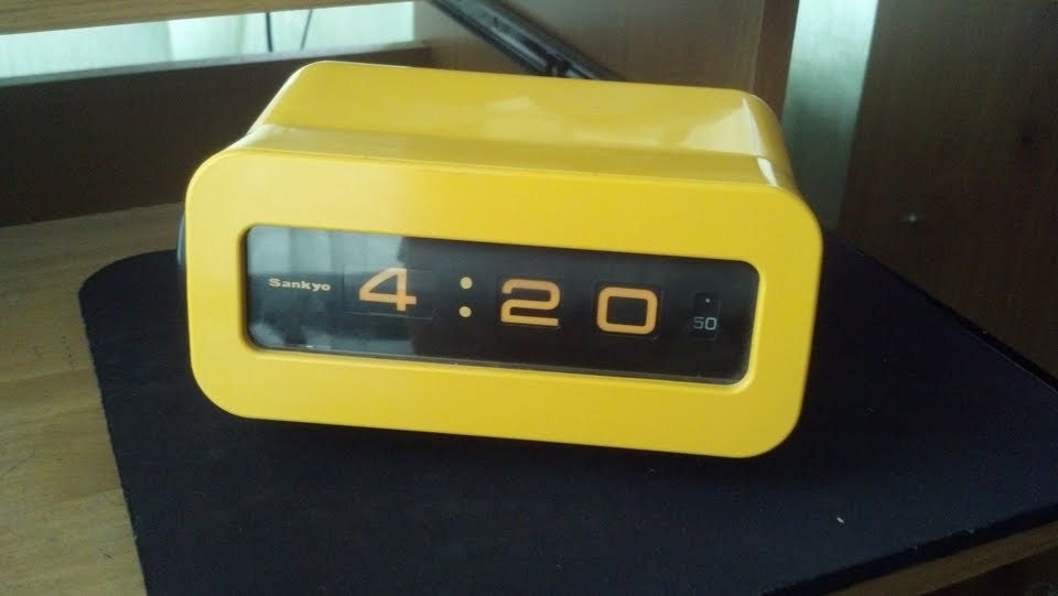 Vintage Retro Yellow Plastic Sankyo Digital Clock
