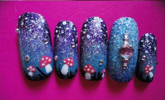 Fantasy mushroom nails