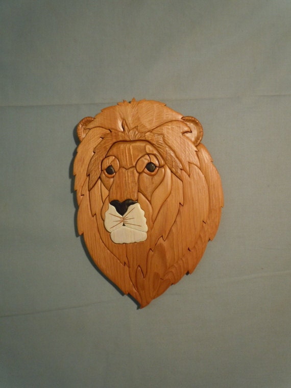 Lion Head Intarsia Wall Hanging (A110)