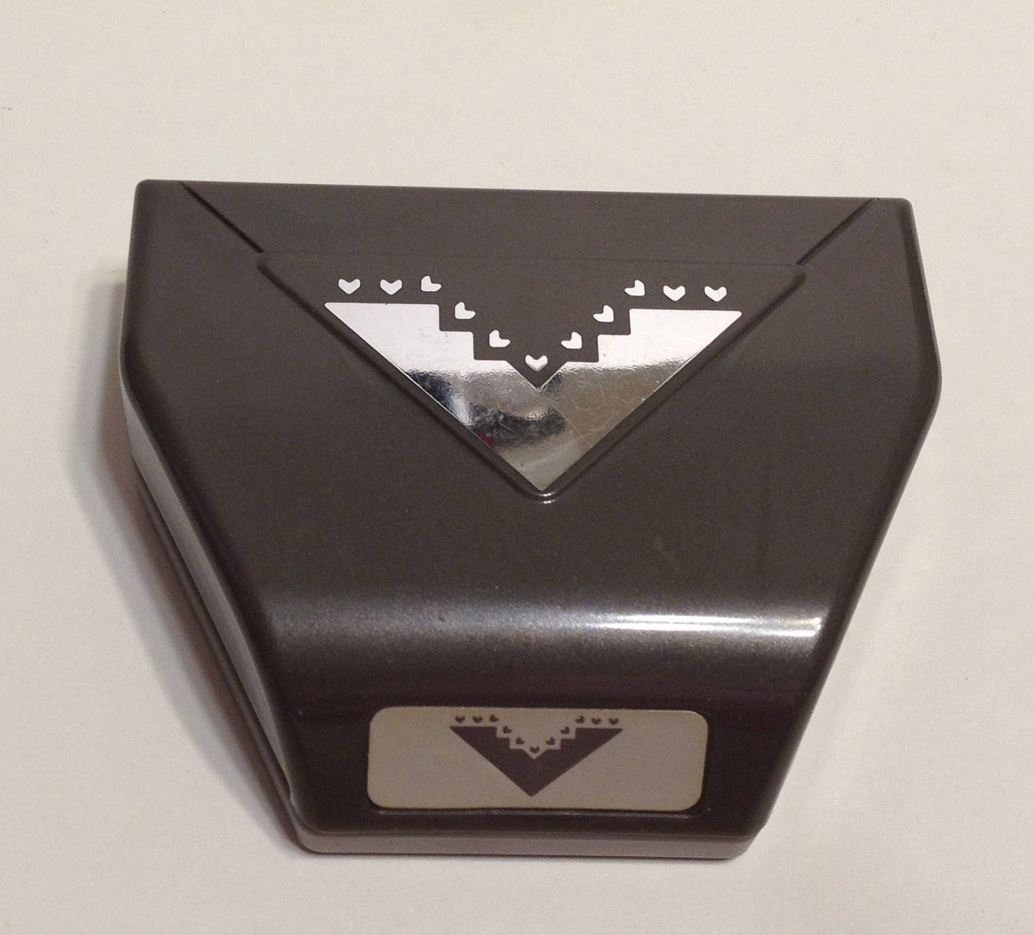 Stampin Up RETIRED Pinking Hearts Corner Punch by DeborahMoher