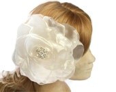 Wedding Flower, Bridal Large Flower with diamante brooch. Wedding Hair Comb, Bridal Hair Flower Fascinator, Wedding Hair Accessory