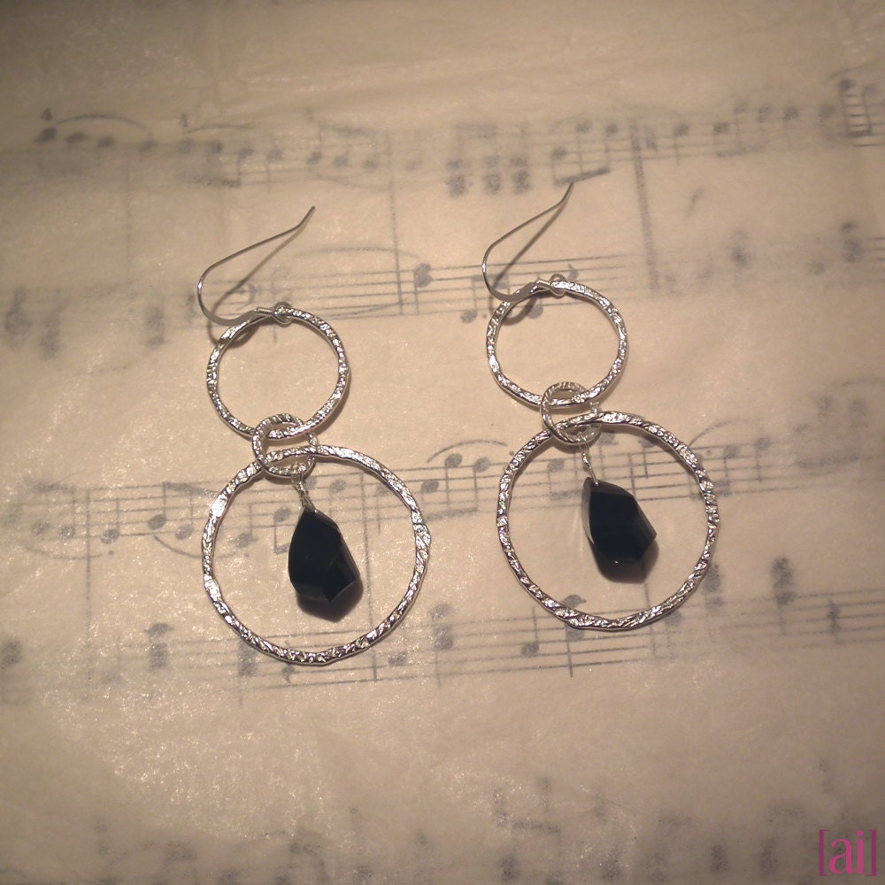 Tencia - Black spinel earrings