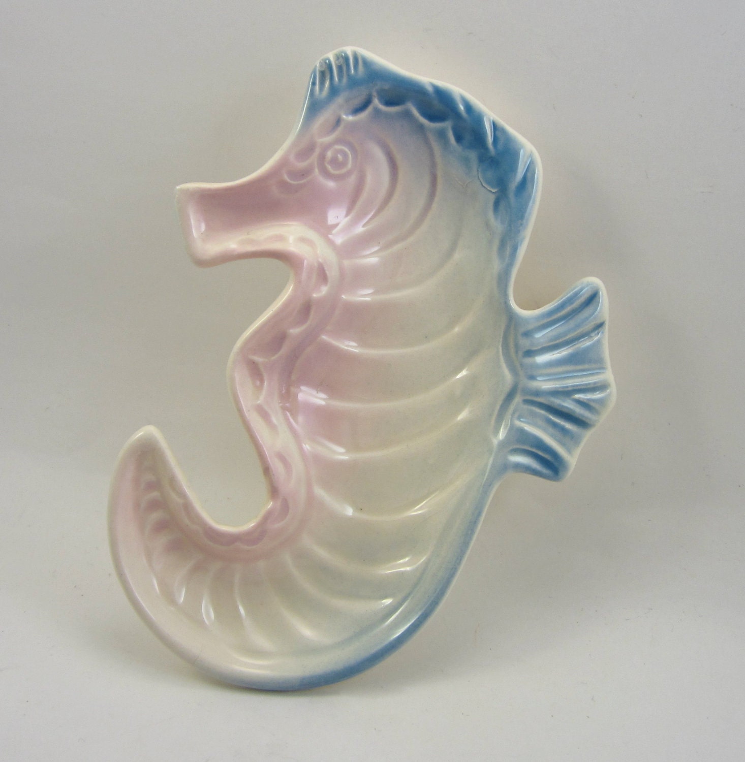 Vintage Sea Horse - Retro Soap Holder - Kitsch Jewelry Holder - Beach Bathroom - Pink and Blue