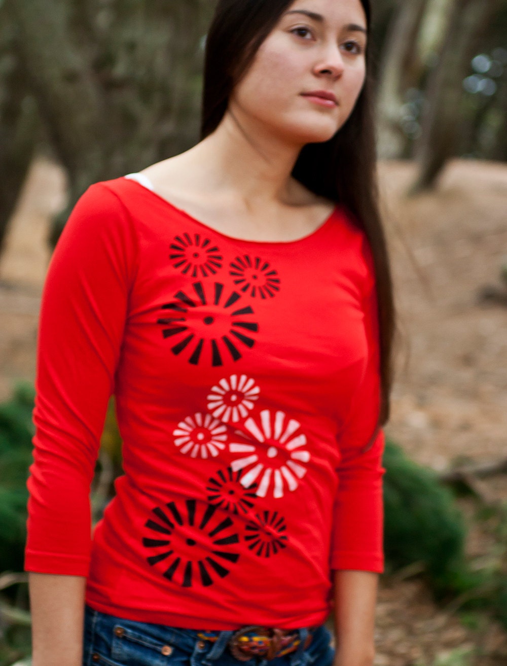 Silkscreen womens tshirt, red 3/4 sleeve, pinwheel design, S-XL, womans top
