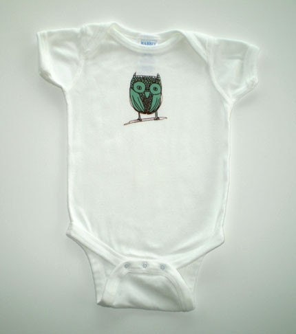 screenprinted owl onesie infant bodysuit or layette size 6M vloutextiles