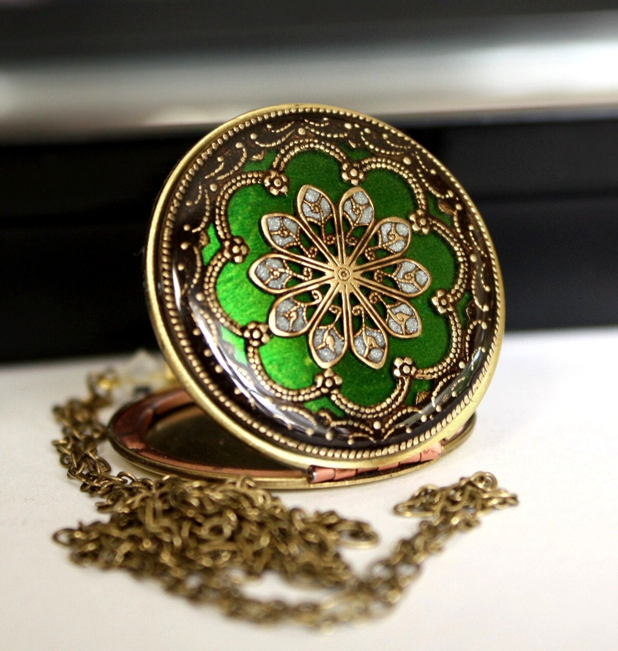 Green Locket, Upcycled Vintage Necklace / Personalized Elegant Gift For Her / Spring Wedding