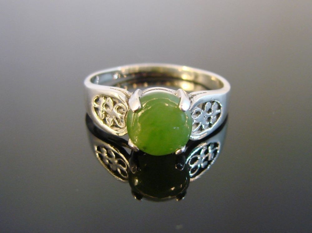 Green Earth - Sterling Silver Filigree Ring with Genuine Jade Cabochon - (60) - Firefallstudios