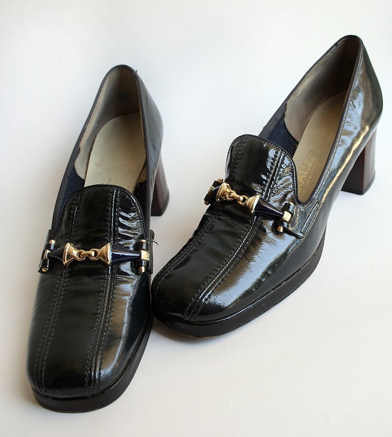 Black Loafer Heels - Shiny Vintage Golden Buckle Naturalizer Secretary Heels - size 7 AAA - Office Fashion Back To School