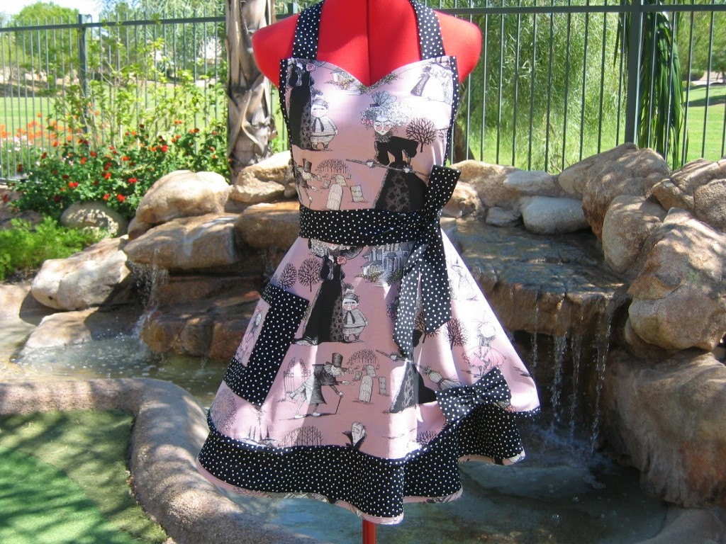 Ghastlies Apron /  Retro, Womens, Spooky, Sweetheart /  Scarlet Chic - Sassy Apron