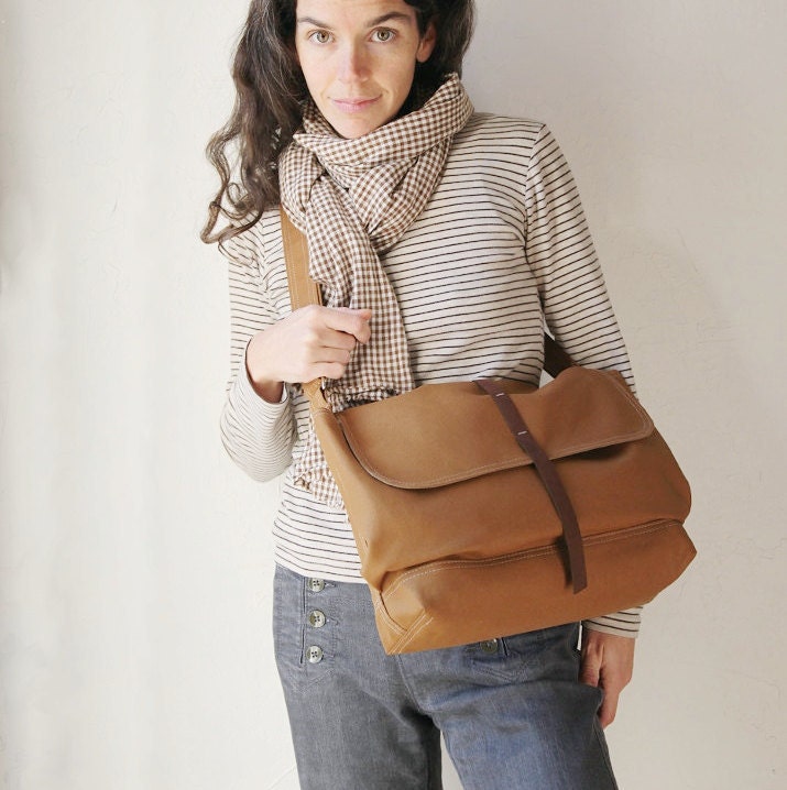 The Day Pack in Cinnamon Brown Canvas and Leather // Messenger Bag // Organic Cotton Lining
