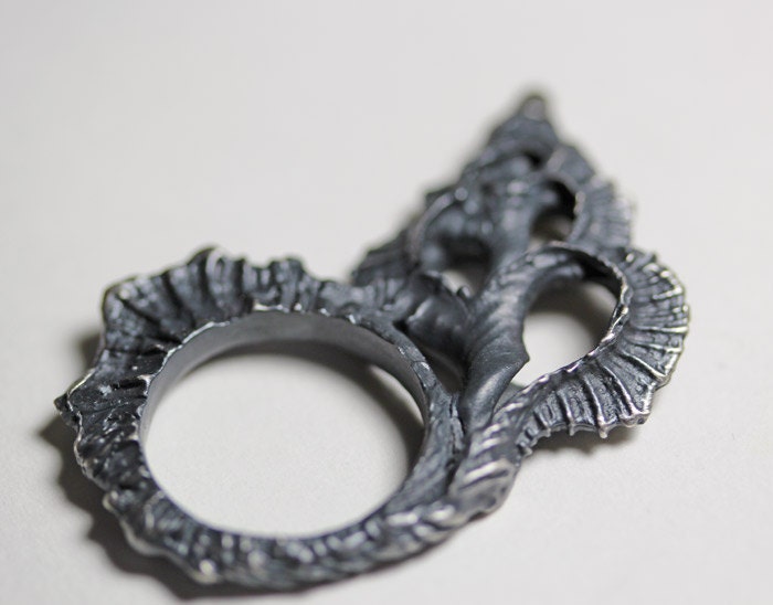 the sea witch. shell skeleton ring.