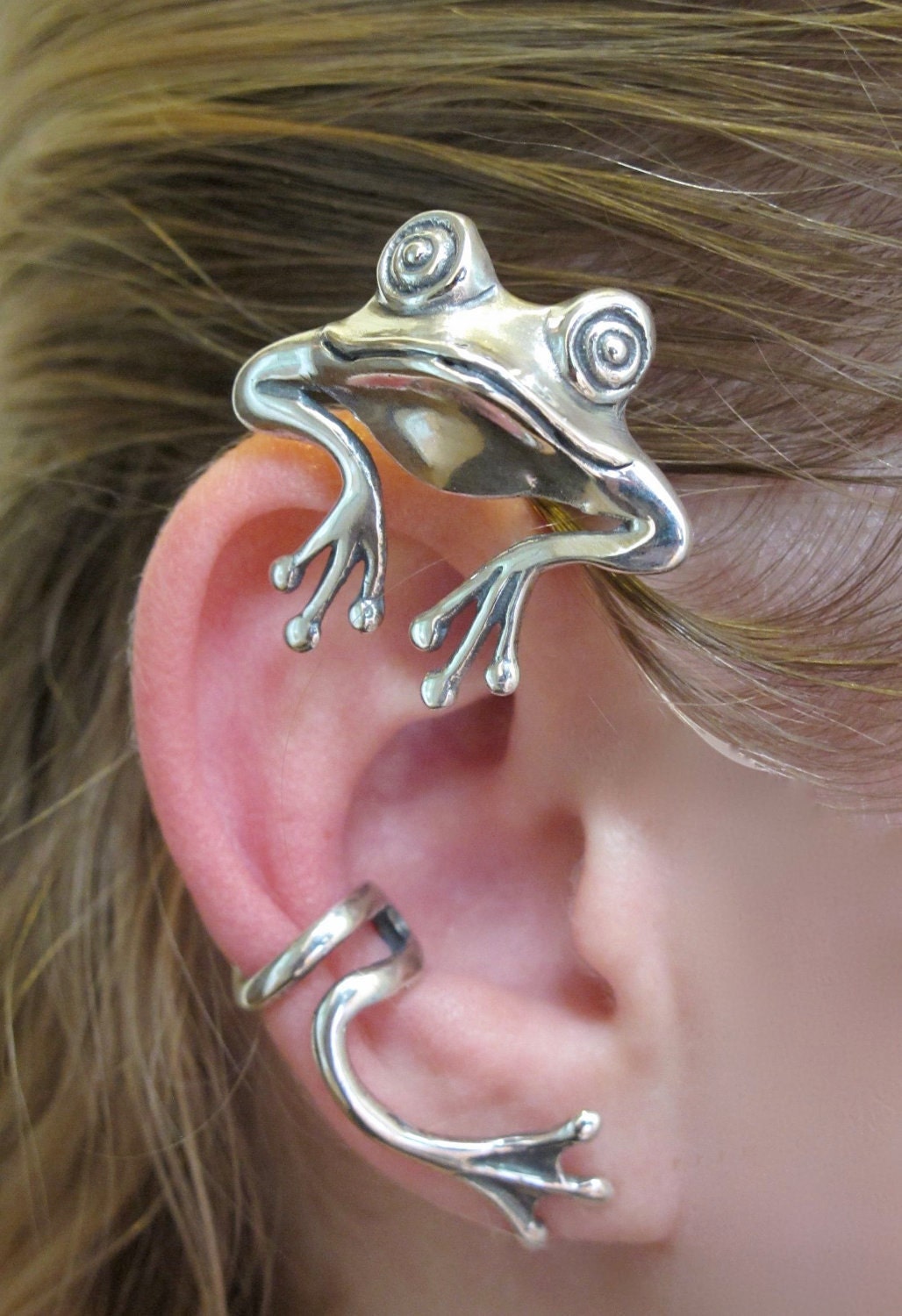 Silver Curious Frog Ear Wrap