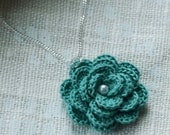 Hyde Park Crochet Flower Necklace- Green
