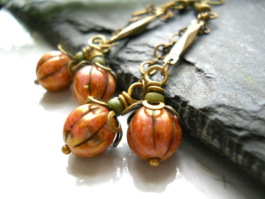 Pumpkins Earrings, Rust Czech Glass, Antiqued Brass, Vintage Style Chain, Tiny Green Glass Beads