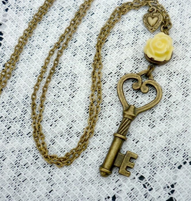 The Key To Love - Romantic Vintage Key Necklace
