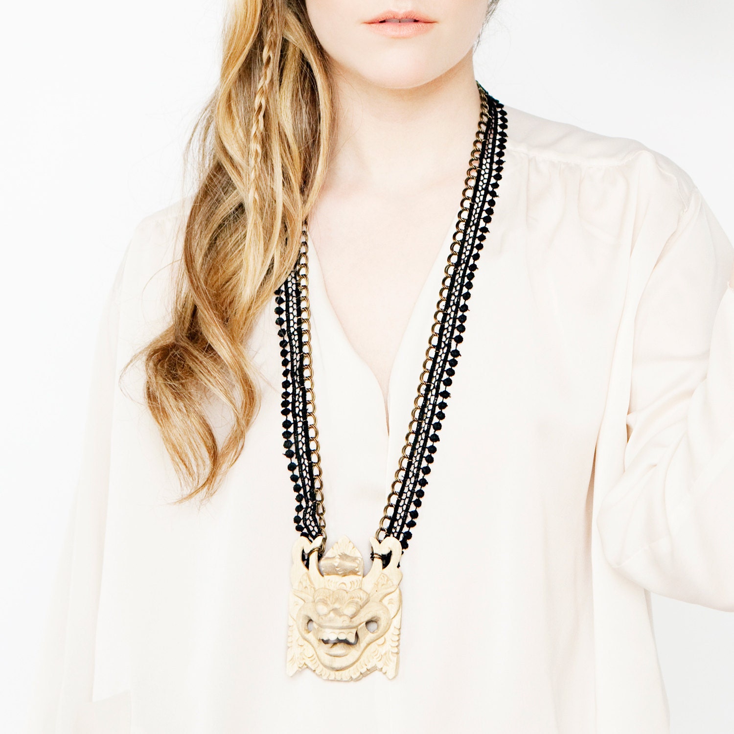 Dewi Barong - Wood & lace necklace (black lace, bronze chain and hand carved exotic Balinese wood)