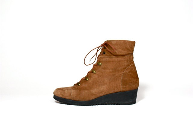 VTG 90's Italian Suede Platform Wedge Lace Up Ankle Boots 8