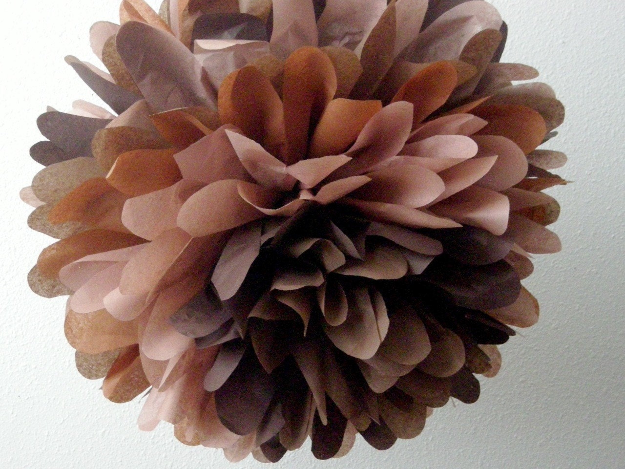 Brunette ... 1 tissue paper pom // wedding decorations // diy // hanging decorations // birthday party // engagement // housewarming Il_570xn