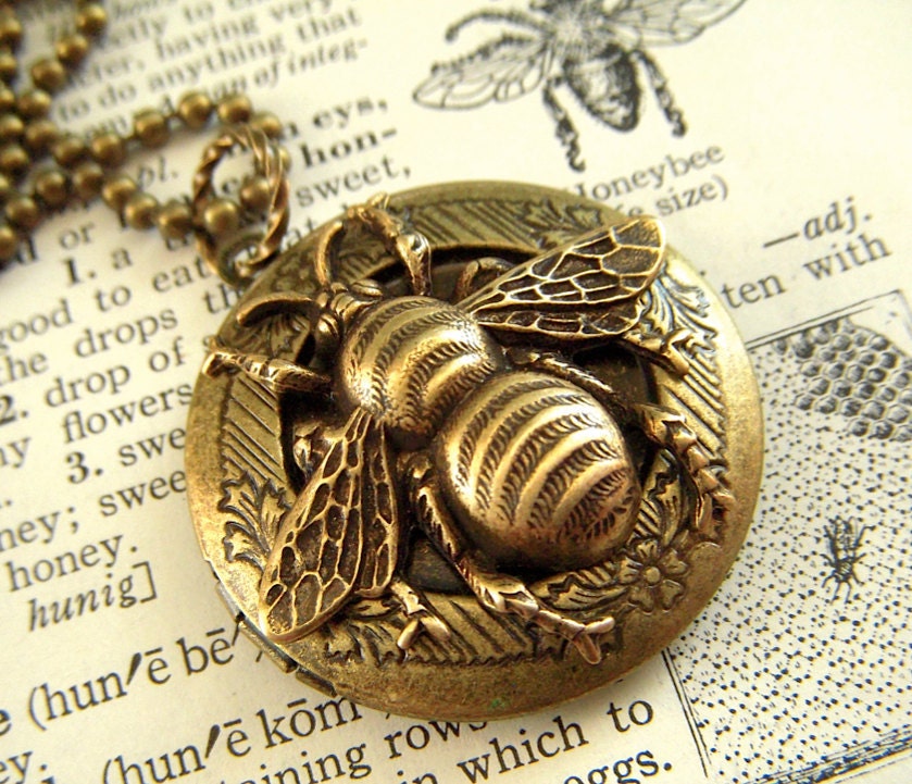 Bee Locket Necklace Vintage Reproduction Round Primitive Rustic Antiqued Brass Finish Gothic Victorian Steampunk Jewelry