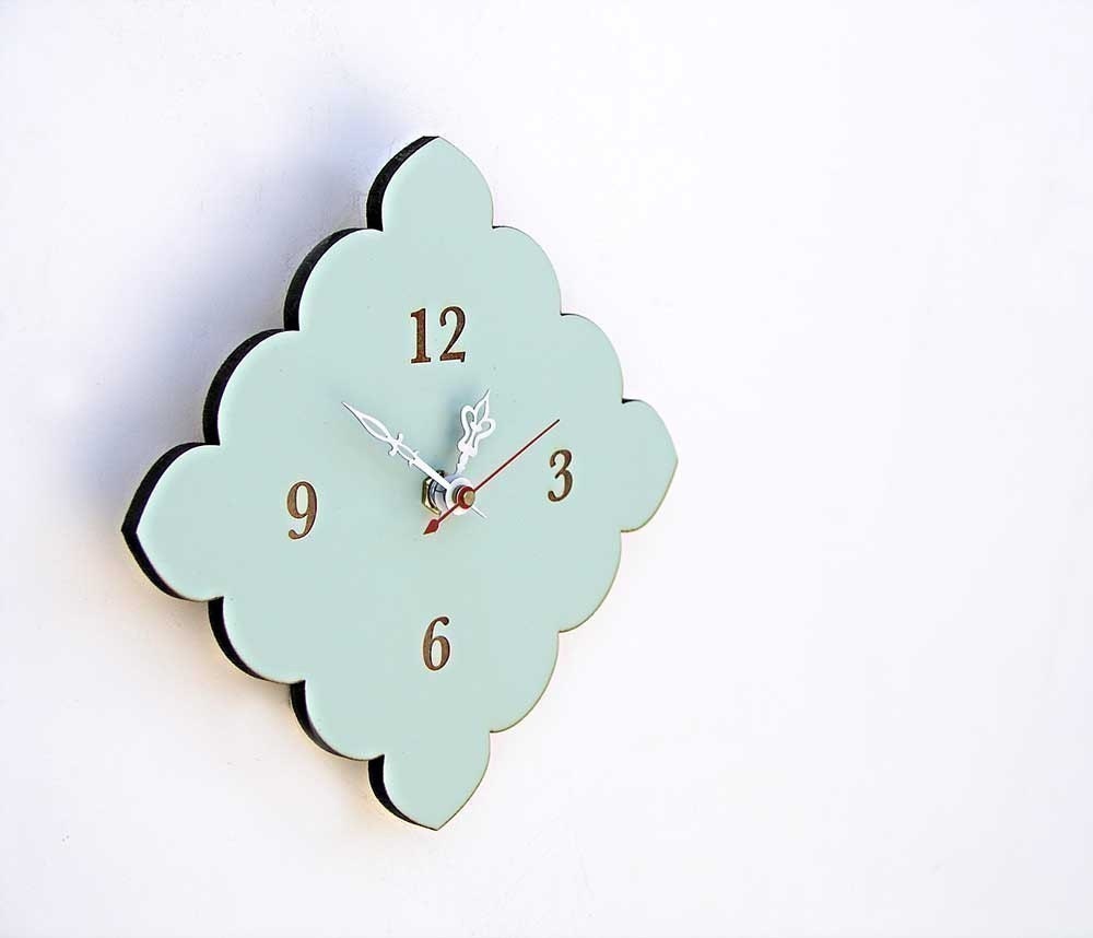 tiny scallop clock - boho style - cottage chic - vintage blue, red, birch
