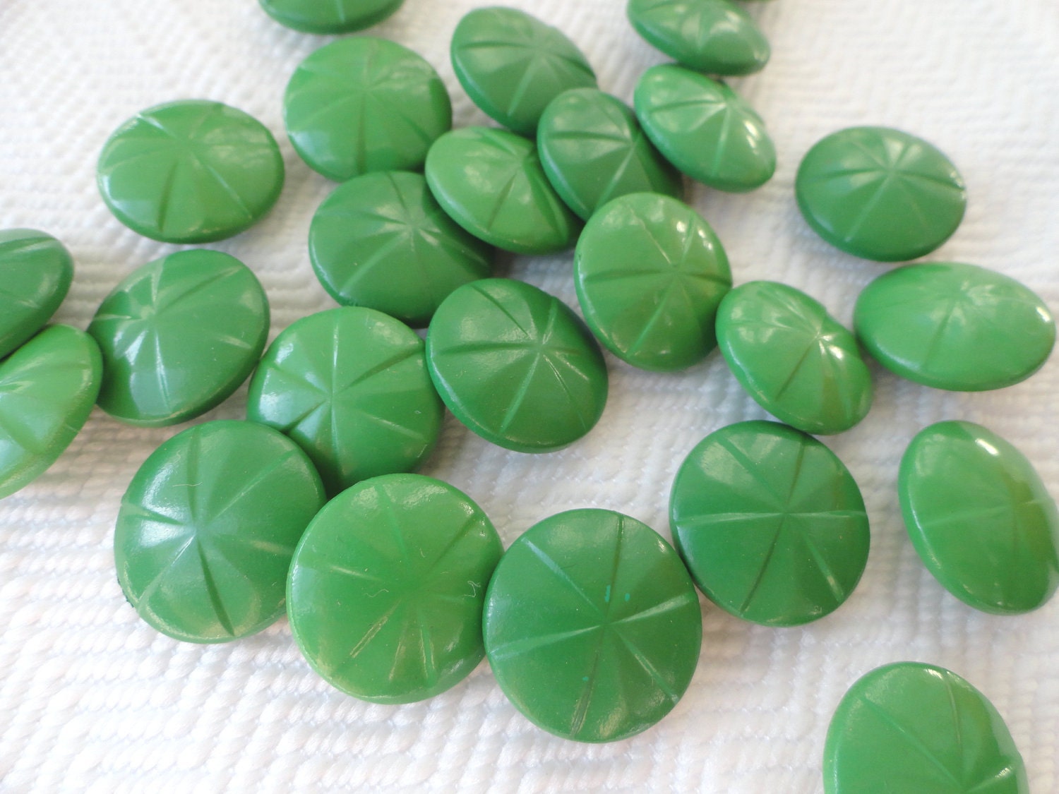 Emerald Vintage Buttons - 1940s Antique Wood