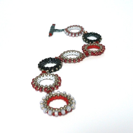 Circles on my mind beaded bracelet