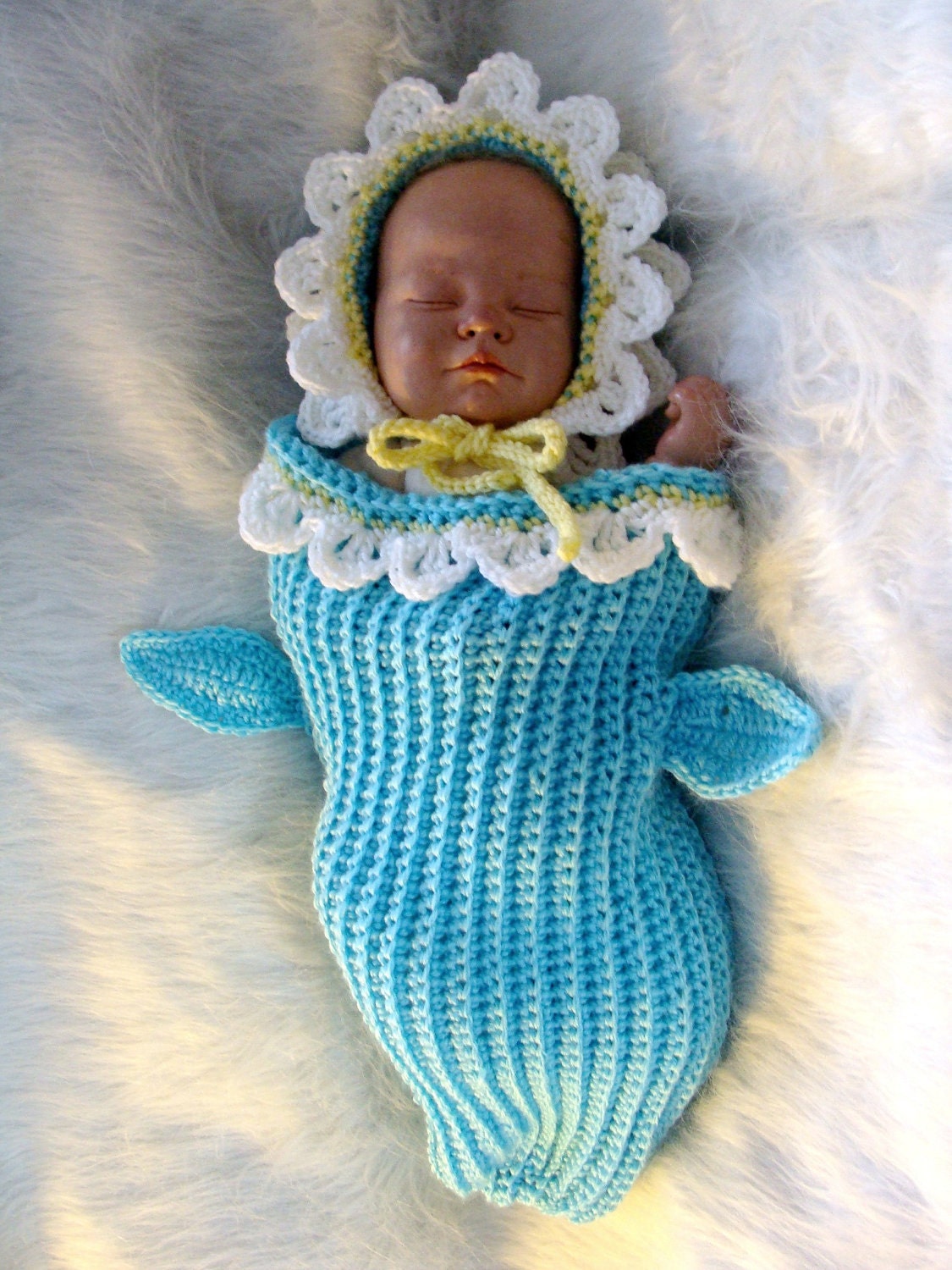 Daisy Cocoon and Bonnet Crochet Pattern 644pdf