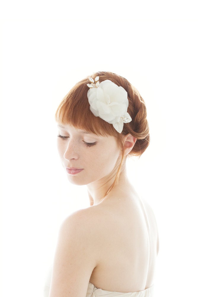 Soft Petals - Gold Bridal Hair piece