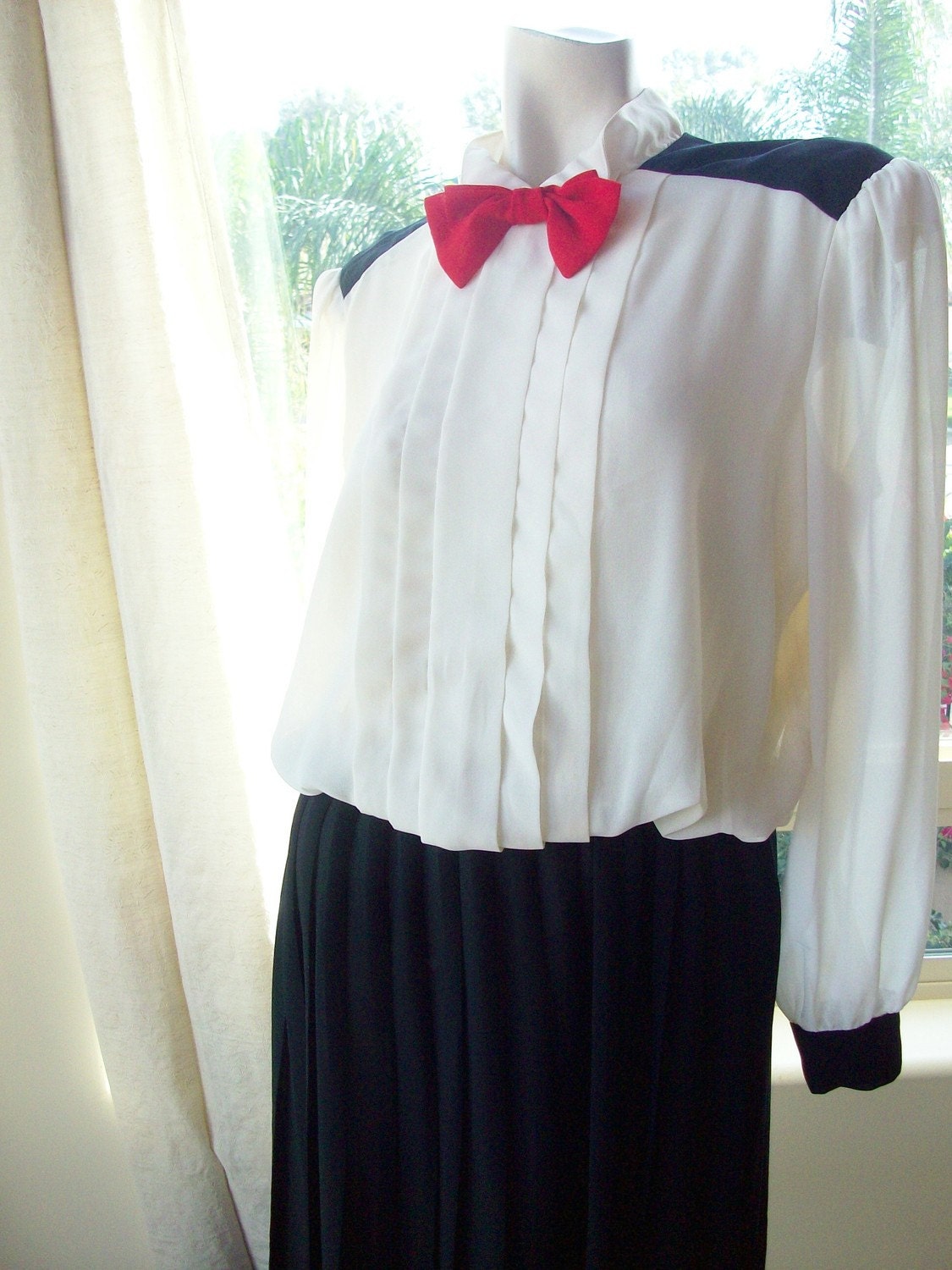 Vintage 1980's Bow  Tie   Pleated Dress