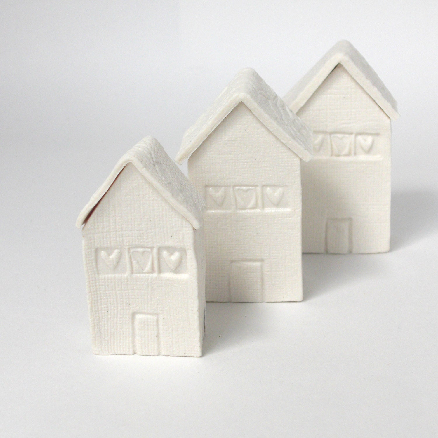 Miniature ceramic house jewellery box hand made in white porcelain, home sweet home, heart, soft red, pink, uk seller