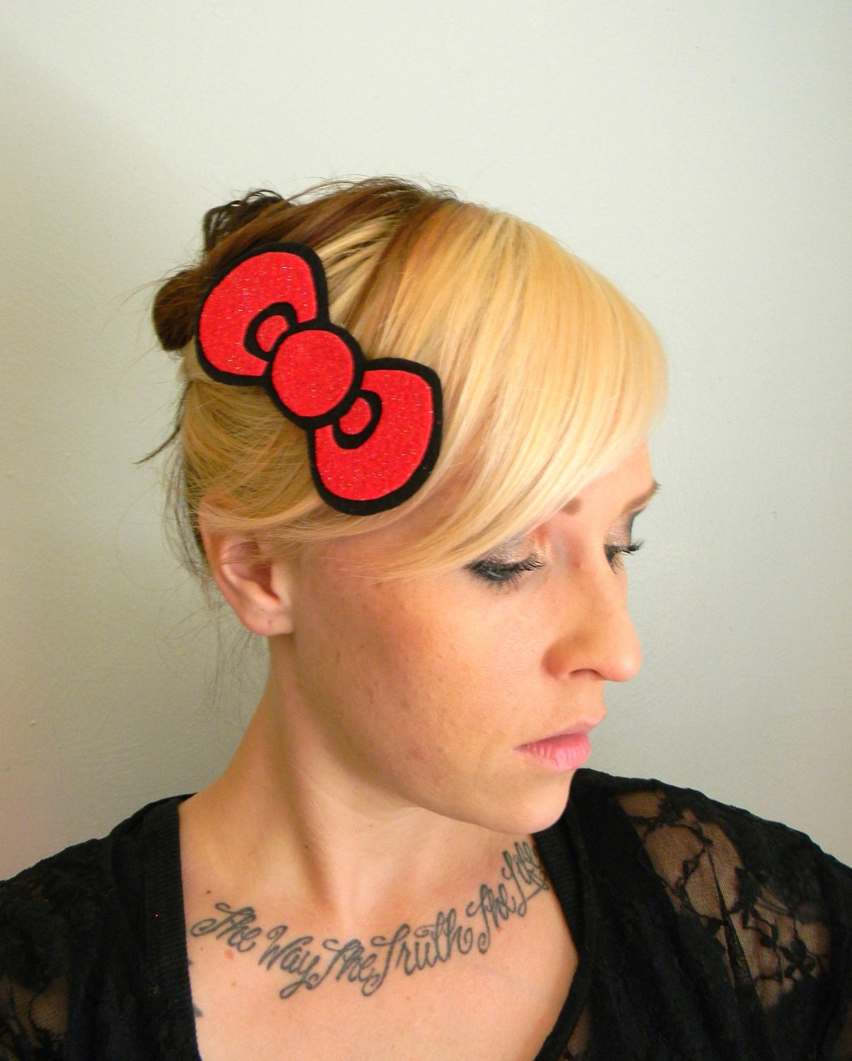 Hello Kitty Bow Clip Red and Black Sanrio Kawaii Black Swan