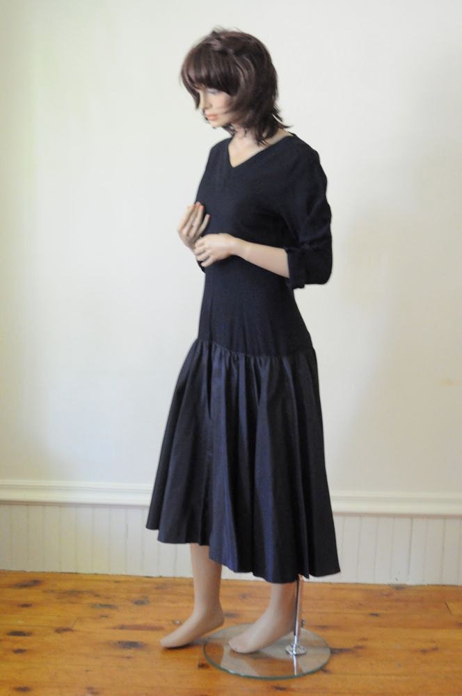 1950's BLUE PARTY DRESS / Gown / Old Hollywood Style Navy Crepe Dress Drop Waist Red Carpet Gown