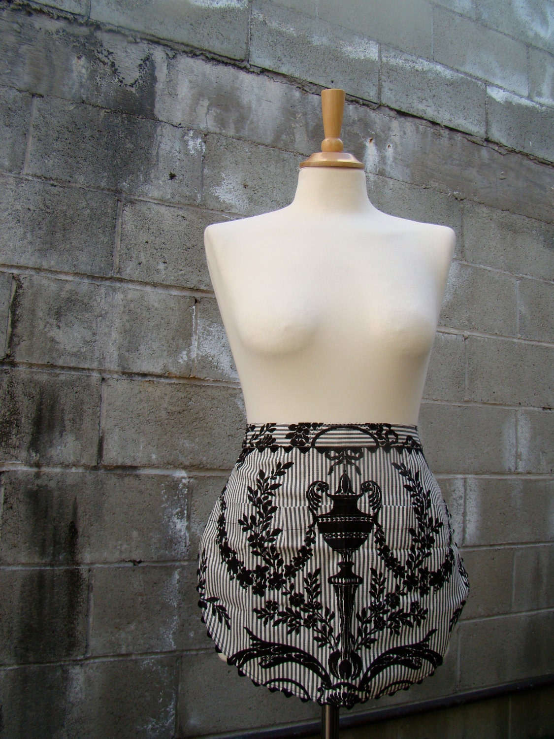 Vintage / Black and White / Mad Men / Filigree / French Bistro / Apron
