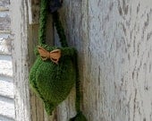 Leaf Wristlet with Accessory Pouch PDF Knitting Pattern