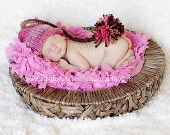 Little Elf Knit Baby Hat in Pink or Blue, Beautiful Photography Prop