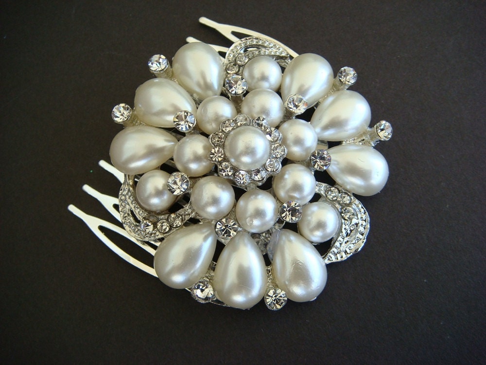SECONDS Elegant Wedding Rhinestone Hair Comb / bridal pearl hair comb with crystals / vintage style hair comb silver Winter Wedding