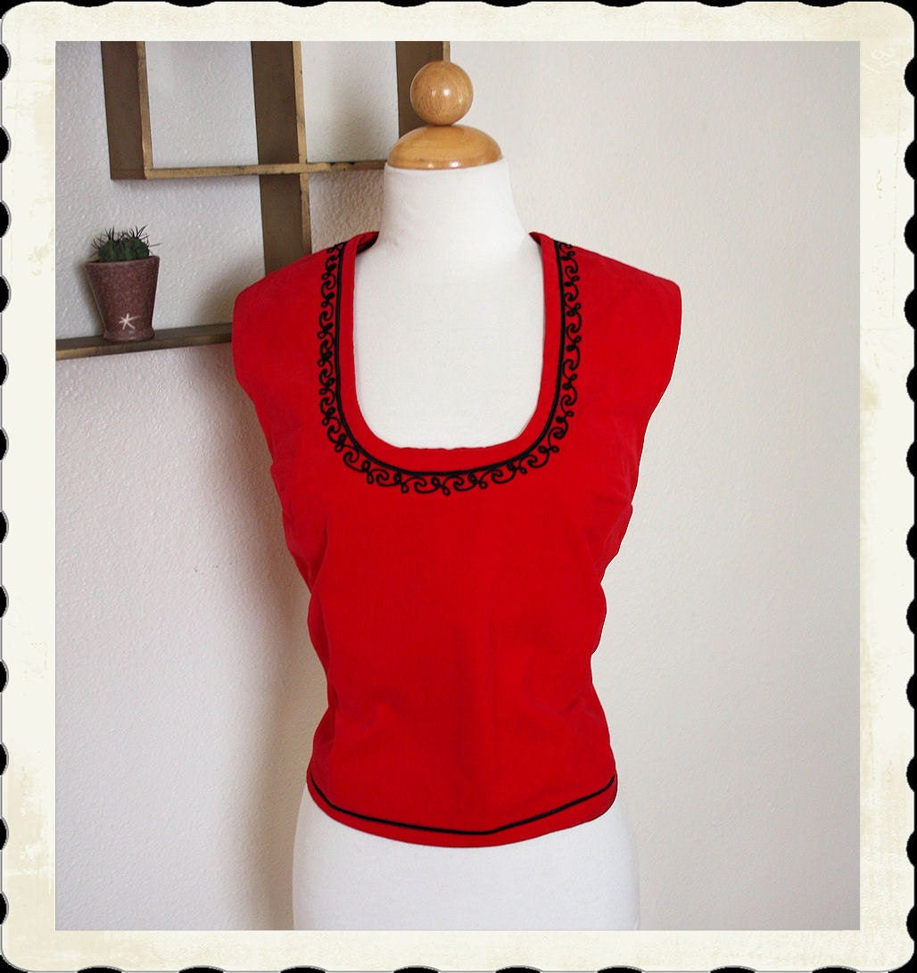 KILLER 1950's Crimson Red Velvet Scoop Neck Blouse w Black Satin Squiggle Trim Neckline & Button Up Back - Holiday - VLV - Matador - Size XL
