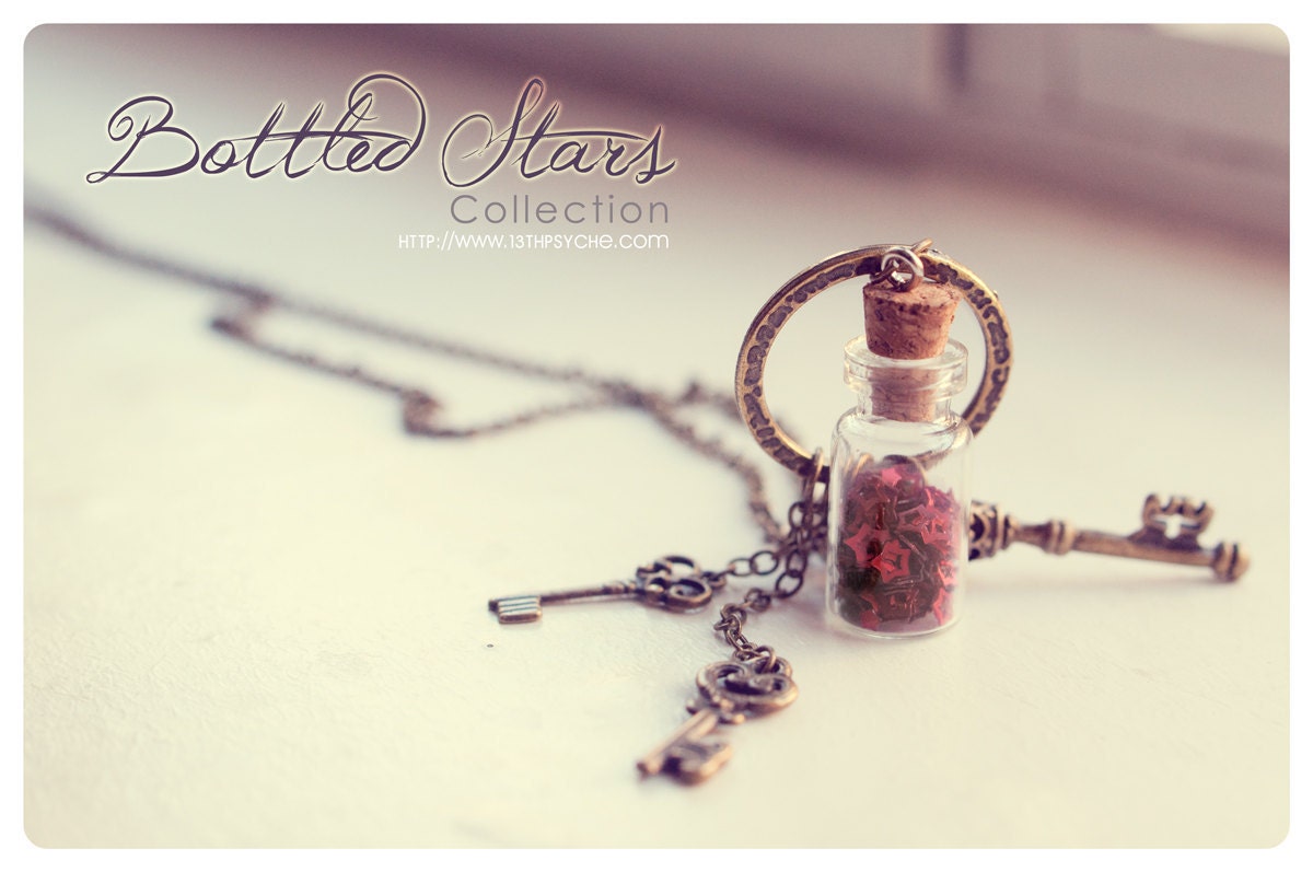 Dream Keys glass Bottle necklace, with glitter stars. CUSTOM STARS COLOR. Glass vial Necklace. minitature Bottle Pendant, cute necklace