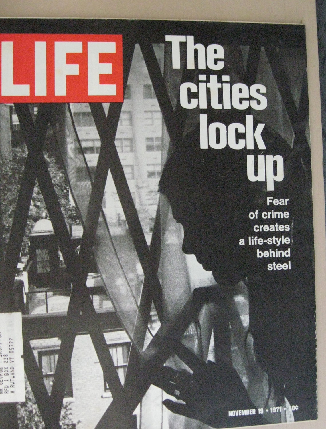 Life Magazine 19 November 1971 Window barred to keep out crime Midwife