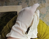 1940s Gloves - Bracelet Length - Ivory Fishnet