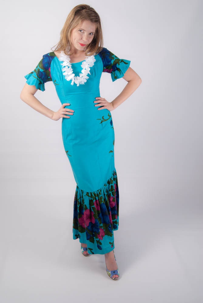 SALE // 1950s Hawaiian Hourglass Mermaid Hem - Fishtail Designer - Bombshell // VLV halloween costume
