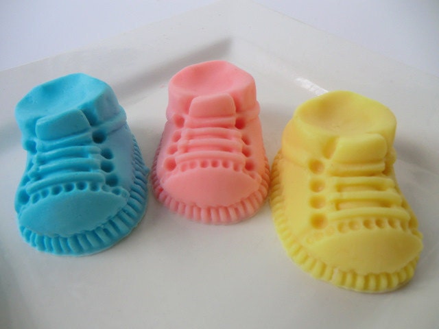 30 Baby booties soap - baby shower favor - baby sprinkle favor