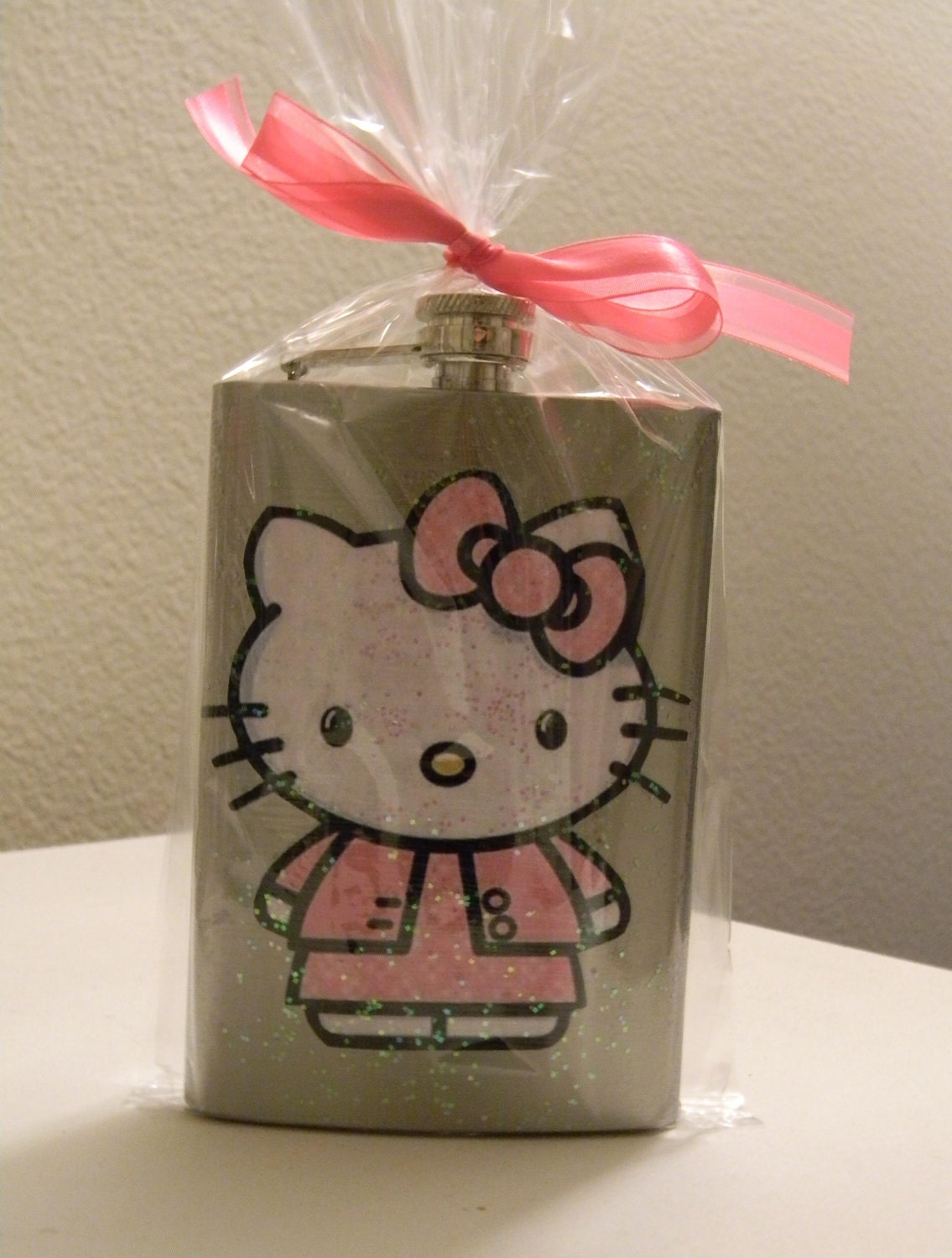 HELLO KITTY 8 oz  glittery FLASK