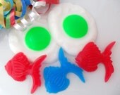 SEUSS SOAP FAVORS - 5 Green Eggs & Fish Favors - Birthday Party Favor - Baby Shower Favor - 3 Soaps per Favor