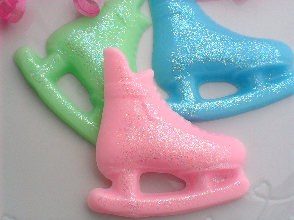 10 ICE SKATE SOAP Favors - Birthday Party Favor - Baby Shower Favor - Includes Personalized Favor Tags