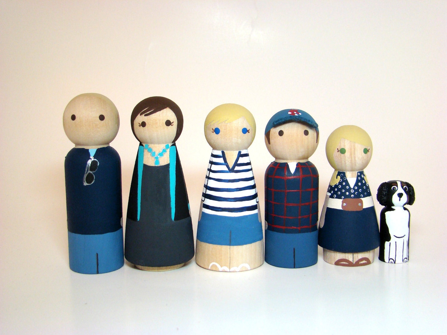 Large Wooden PegDoll  Family of 6 - Personalized Custom Hand Painted Wood Peg Family Dolls