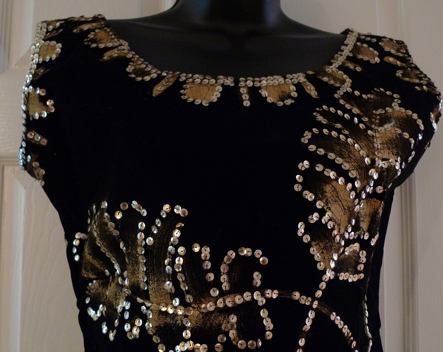 Black velvet Shell Blouse Ladies Mexican Metallic Gold Sequins Small Sleeveless Hand Painted 50's Tiki Folk Art  FREE SHIPPING