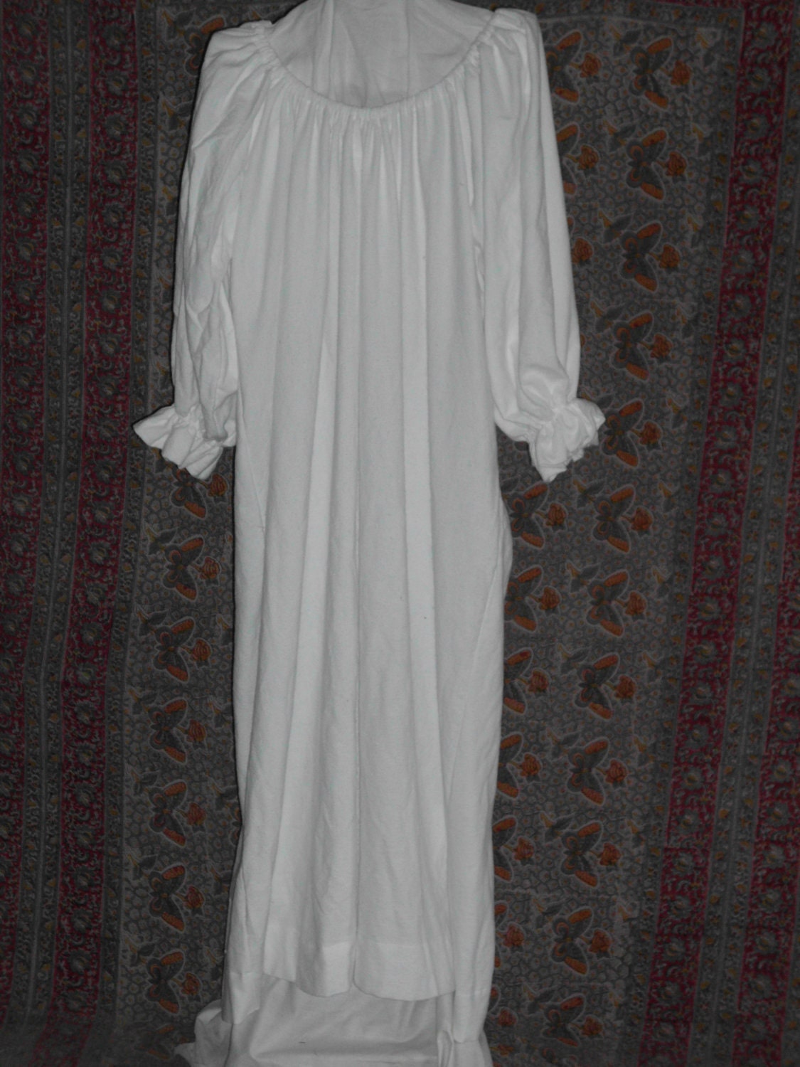 Long white cotton flannel nightgown with gathered by Gramaprilly