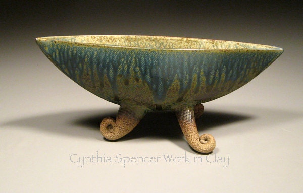 Blue Peapod Boat Bowl with Feet